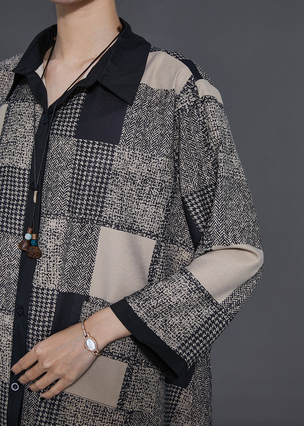 Well Tailored Shirt with a Graceful Silhouette