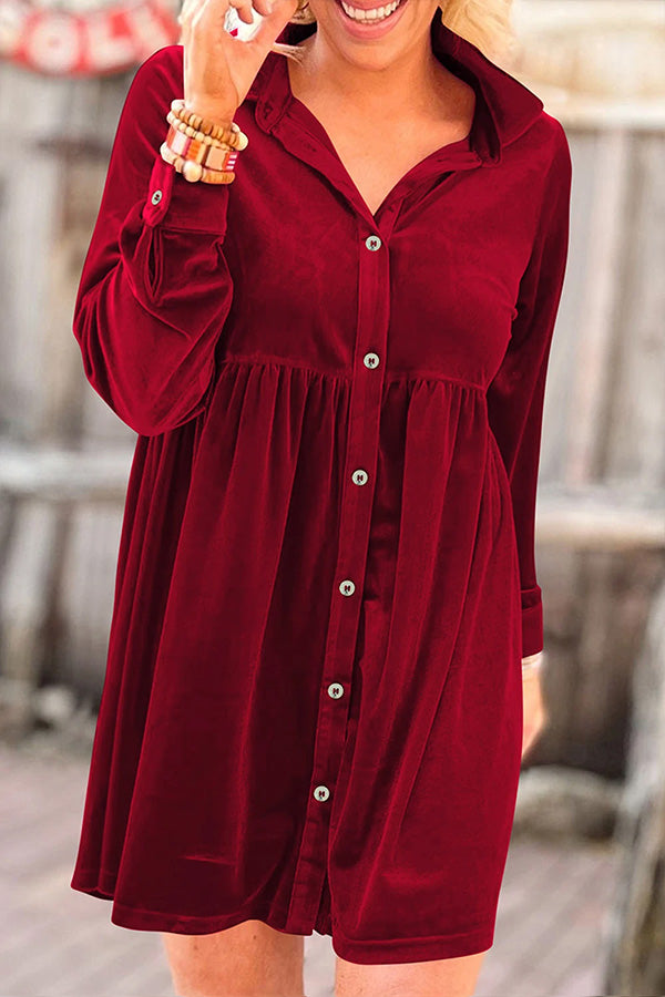 Beautifully Finished Dress in a Timeless Design