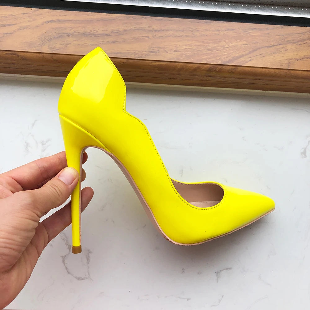 Well Tailored Shoes with a Graceful Silhouette