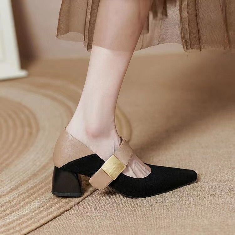 Effortlessly Elegant Shoes with a Timeless Design