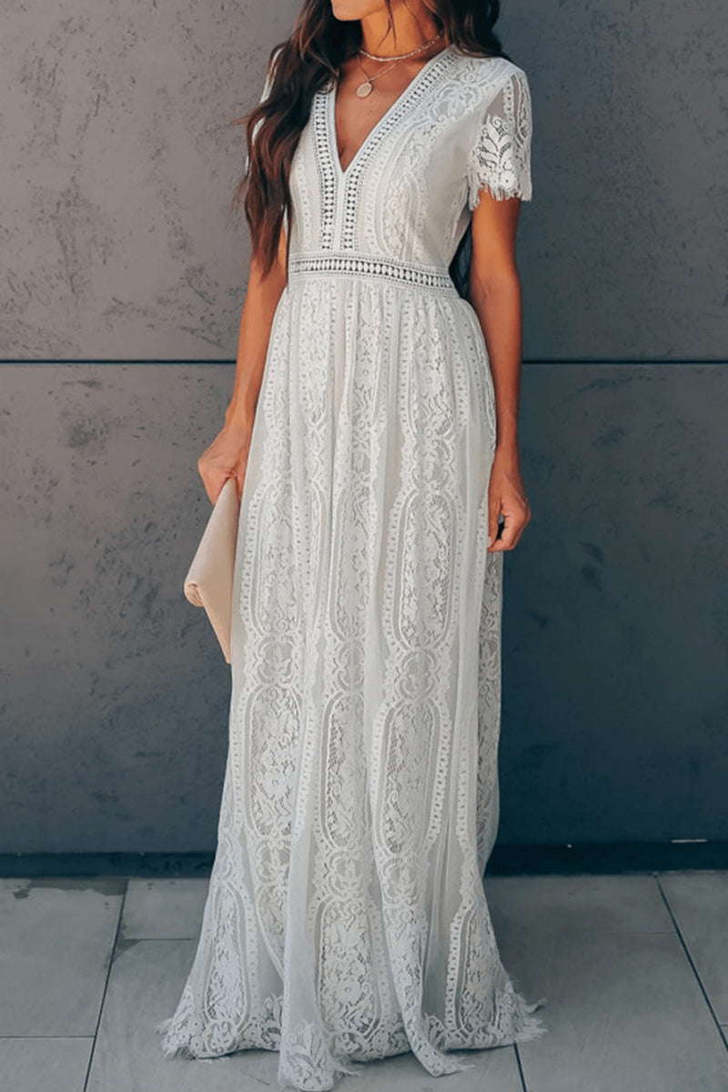 Gracefully Styled Dress for Any Occasion