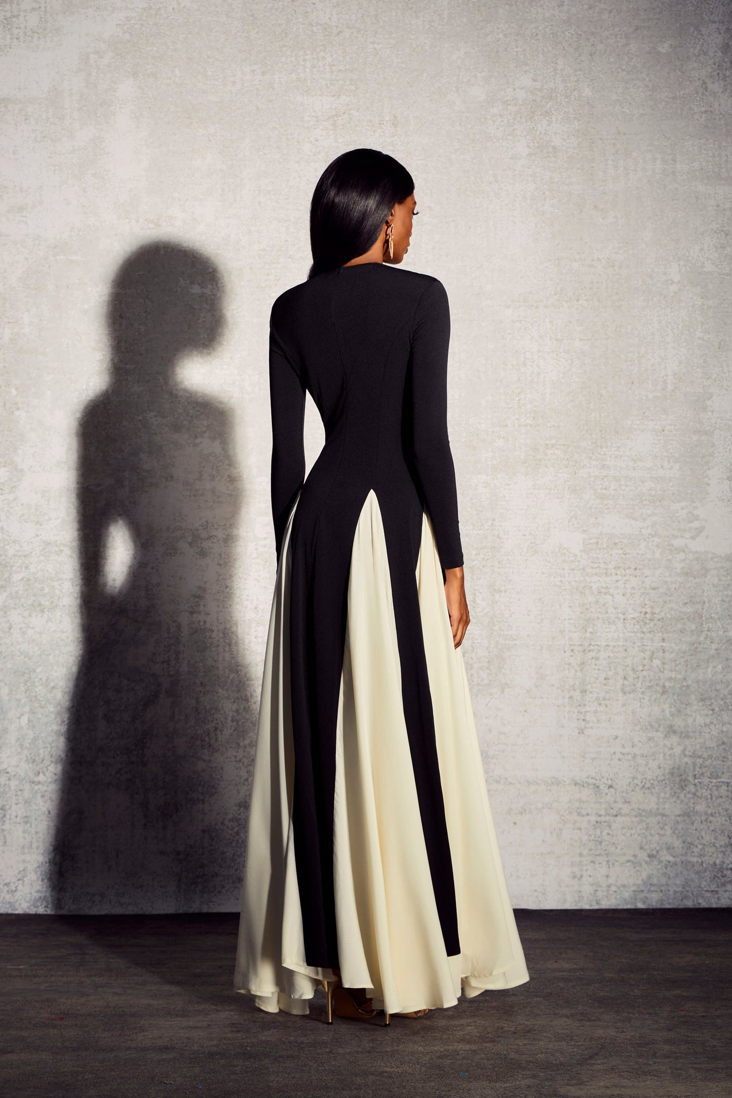 Gracefully Styled Dress for Any Occasion