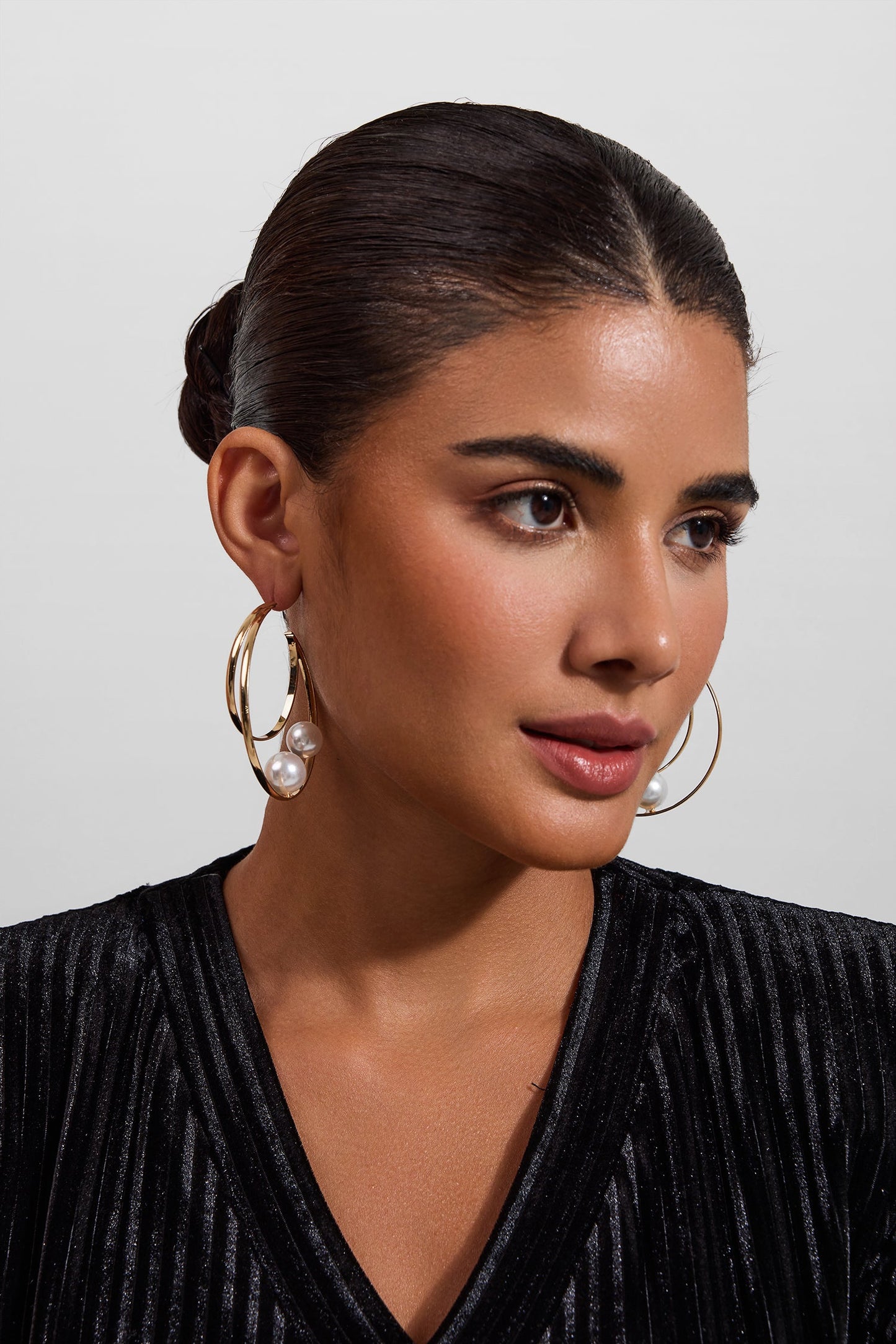 Gracefully Styled Garment for Any Occasion