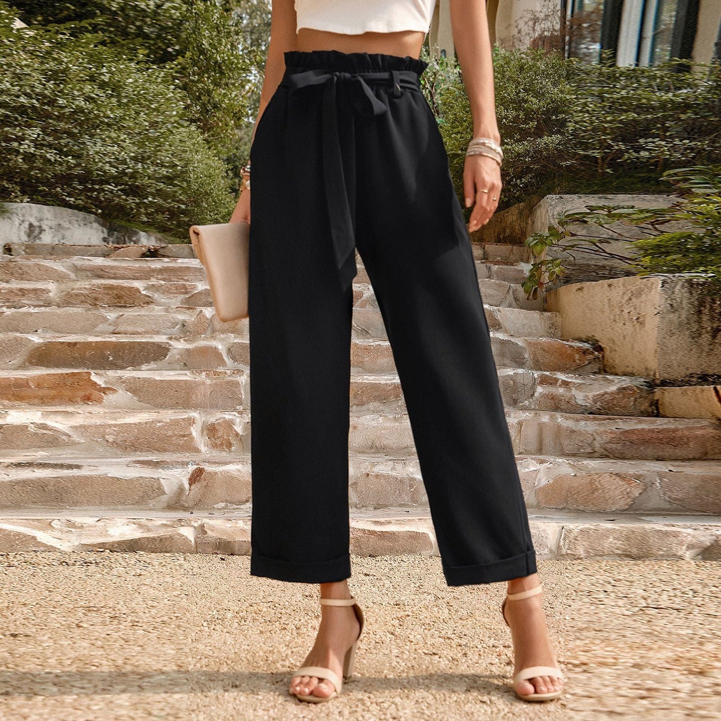 Well Tailored Trousers with a Graceful Silhouette