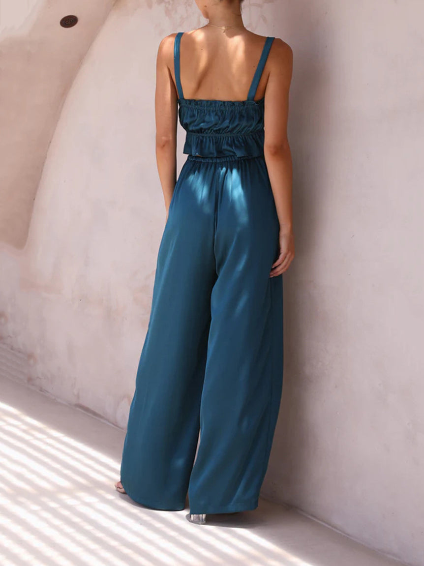 Effortlessly Elegant Garment with a Timeless Design