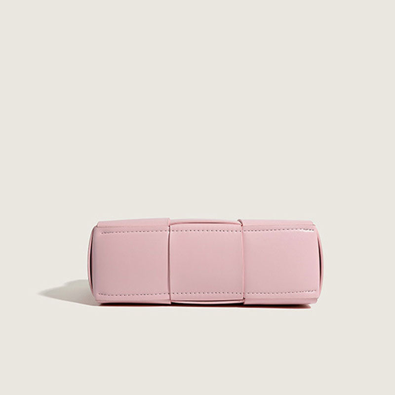 Beautifully Finished Bag in a Timeless Design