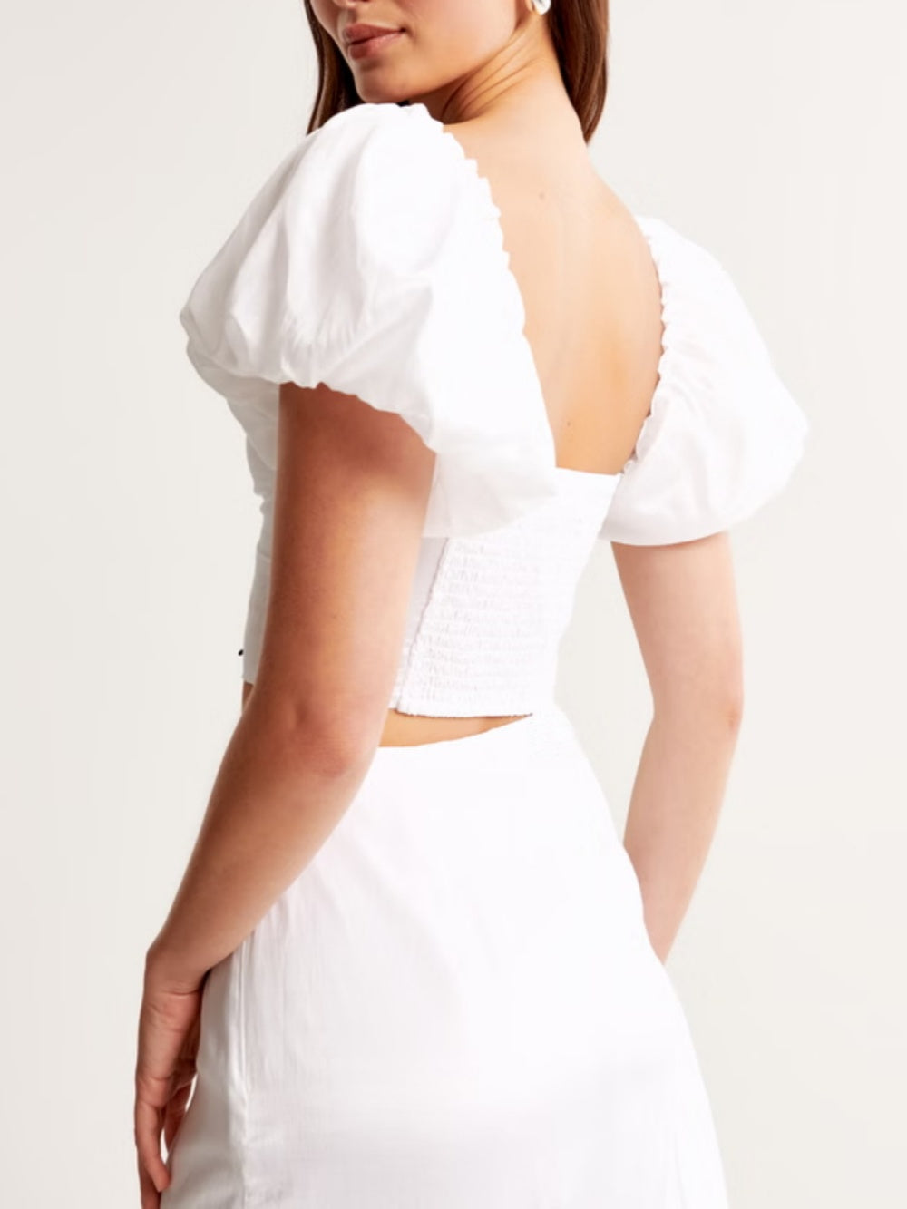 Well Tailored Top with a Graceful Silhouette