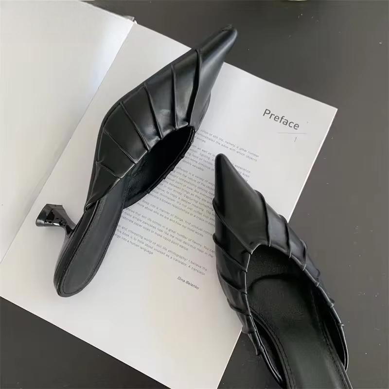 Polished Heels with an Effortless Classic Look