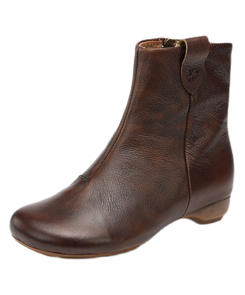 Beautifully Finished Boots in a Timeless Design