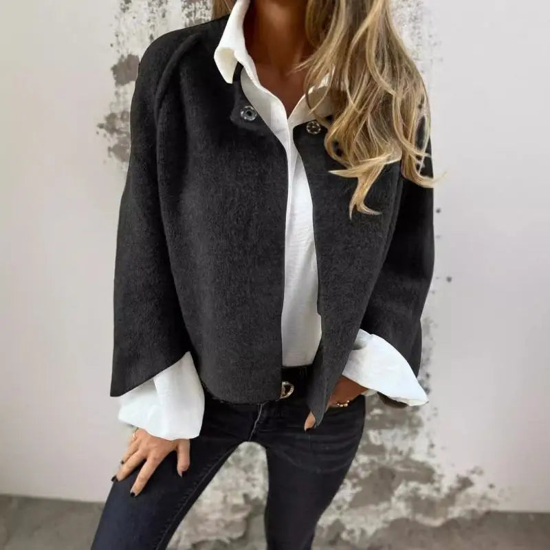 Effortlessly Elegant Coat with a Timeless Design