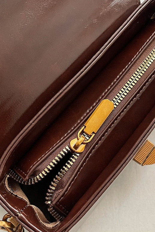 Polished Bag with an Effortless Classic Look