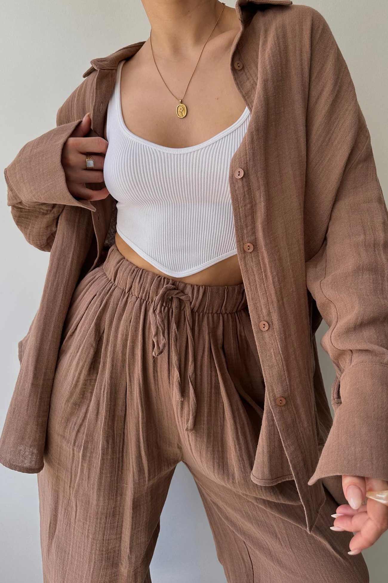 Gracefully Styled Pants for Any Occasion