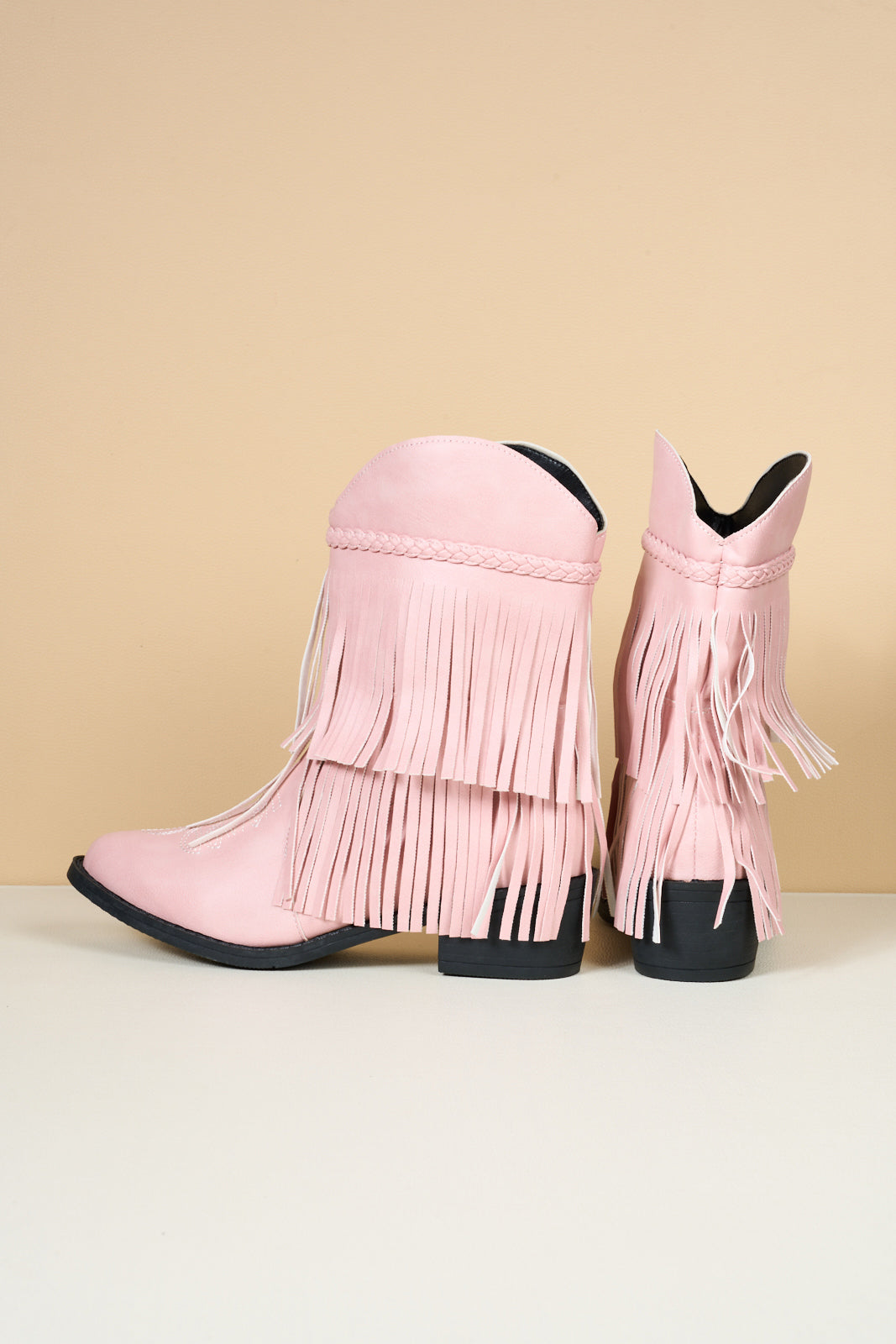 Well Tailored Boots with a Graceful Silhouette