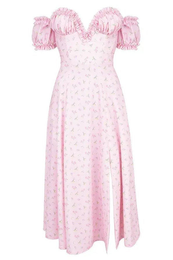 Well Tailored Dress with a Graceful Silhouette