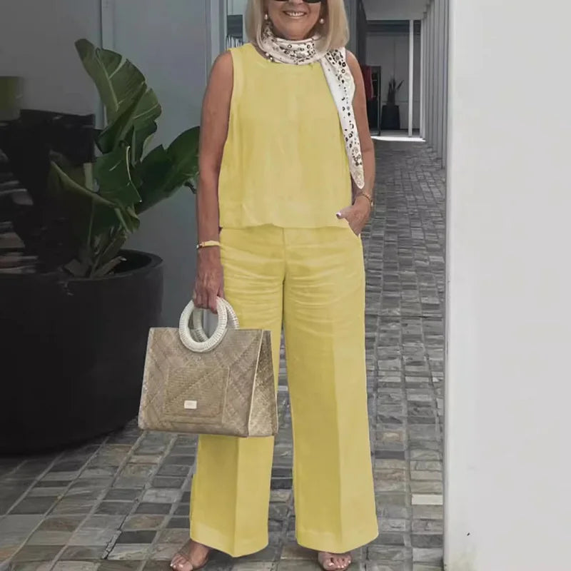 Effortlessly Elegant Garment with a Timeless Design