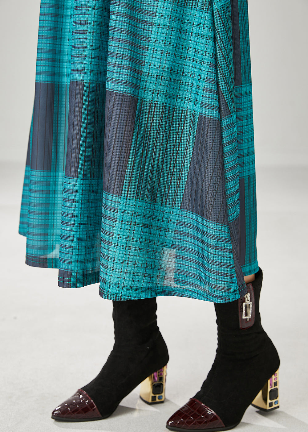 Effortlessly Elegant Garment with a Timeless Design
