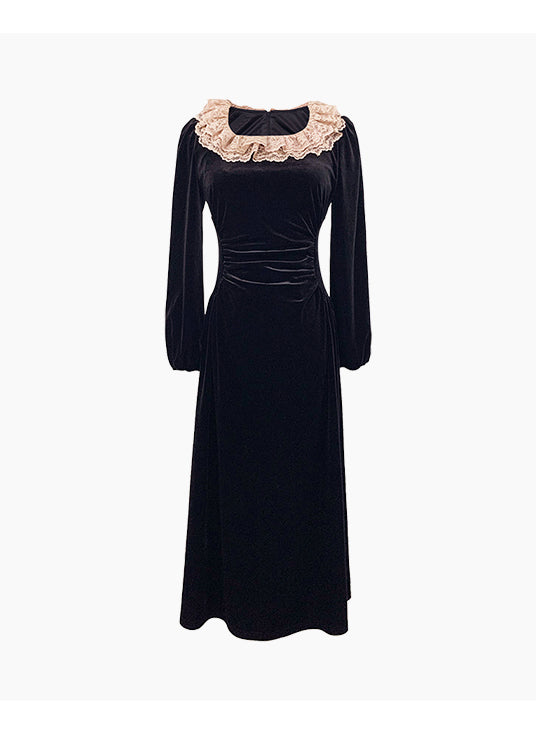A Vintage Style Dress with Delicate Timeless Details