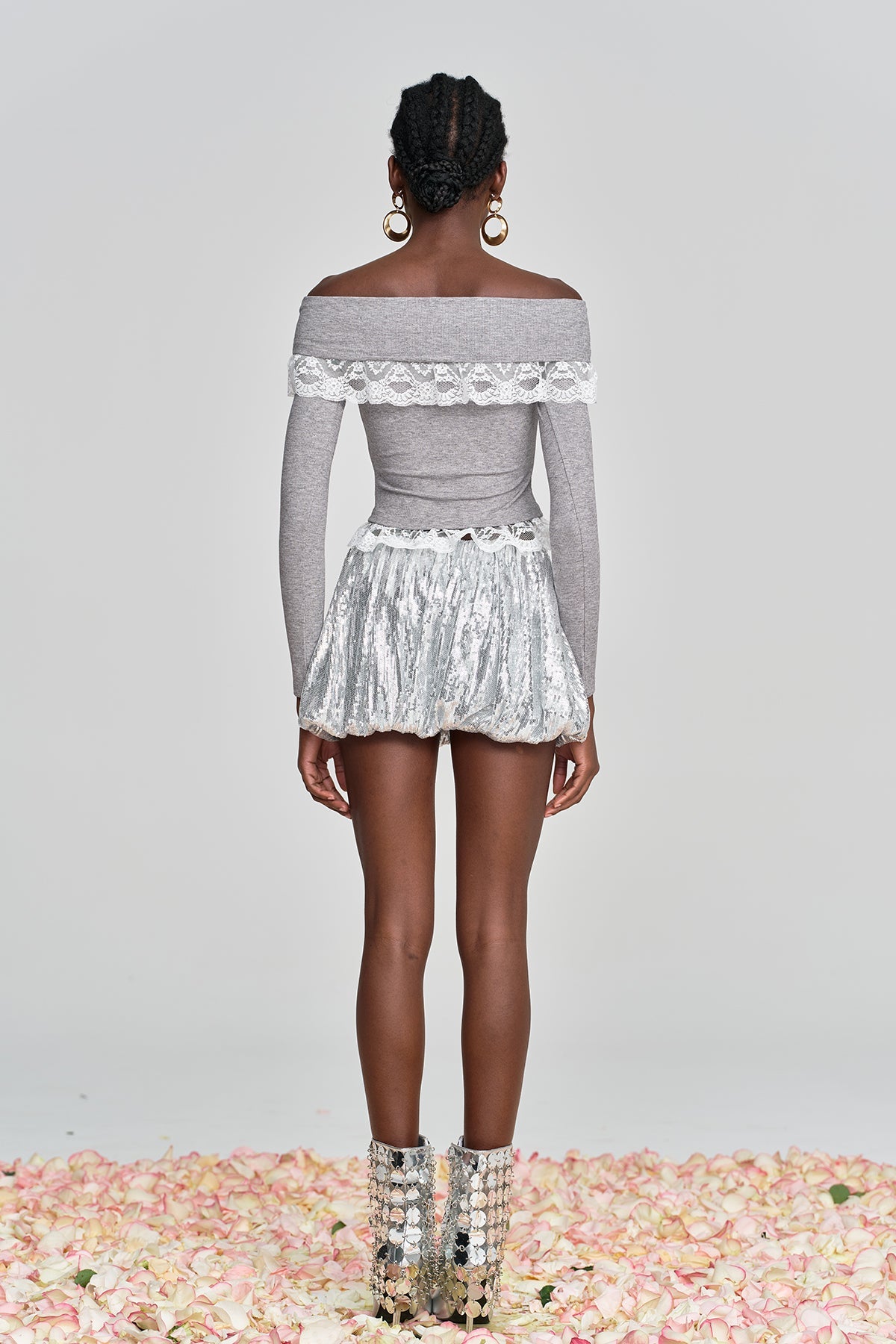 Well Tailored Garment with a Graceful Silhouette
