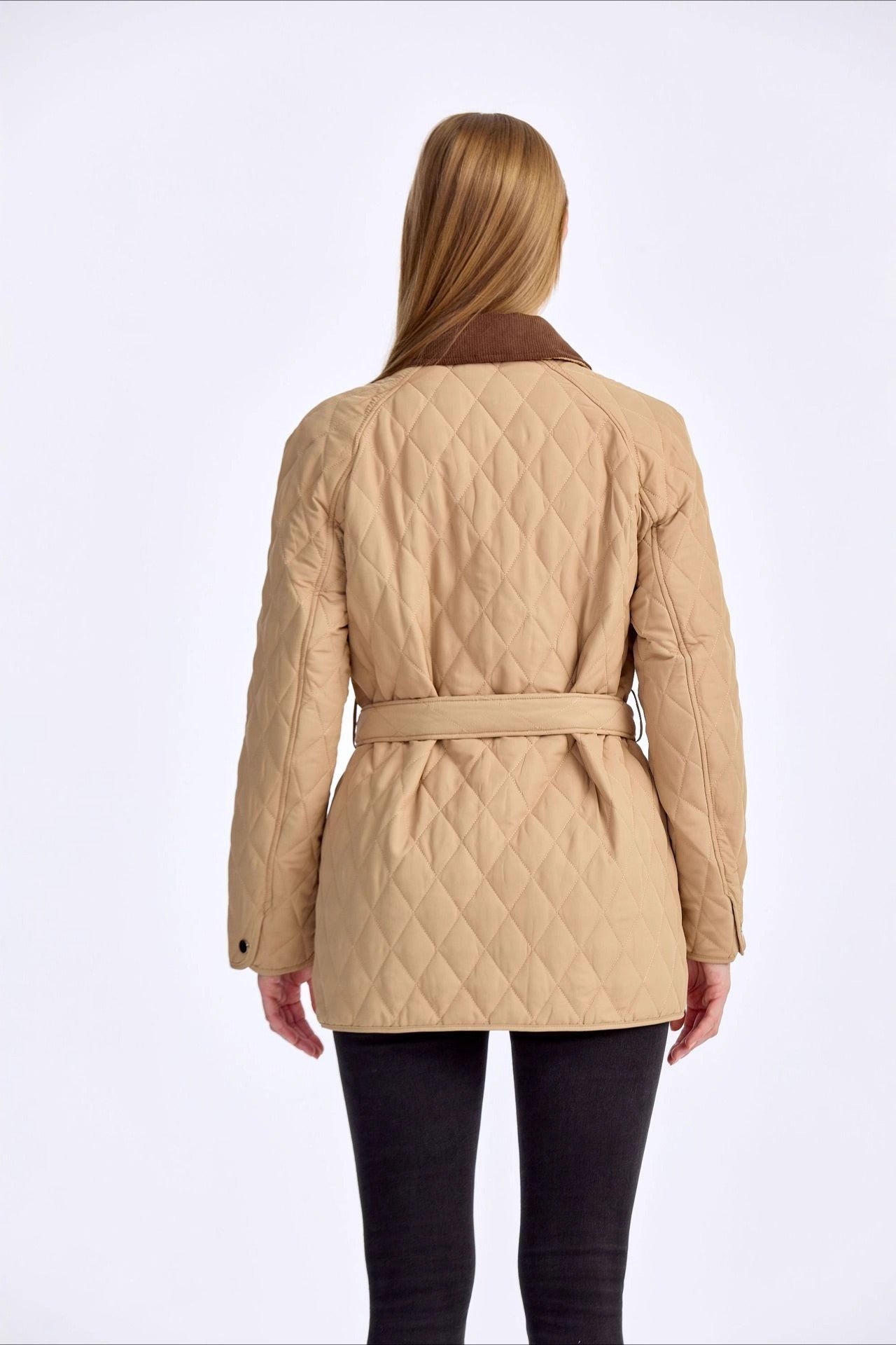 Well Tailored Jacket with a Graceful Silhouette