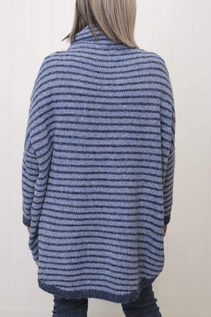 Effortlessly Elegant Sweater with a Timeless Design