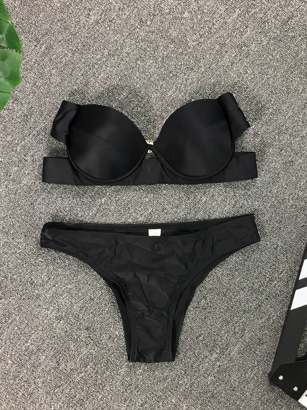 Effortlessly Elegant Bikini with a Timeless Design