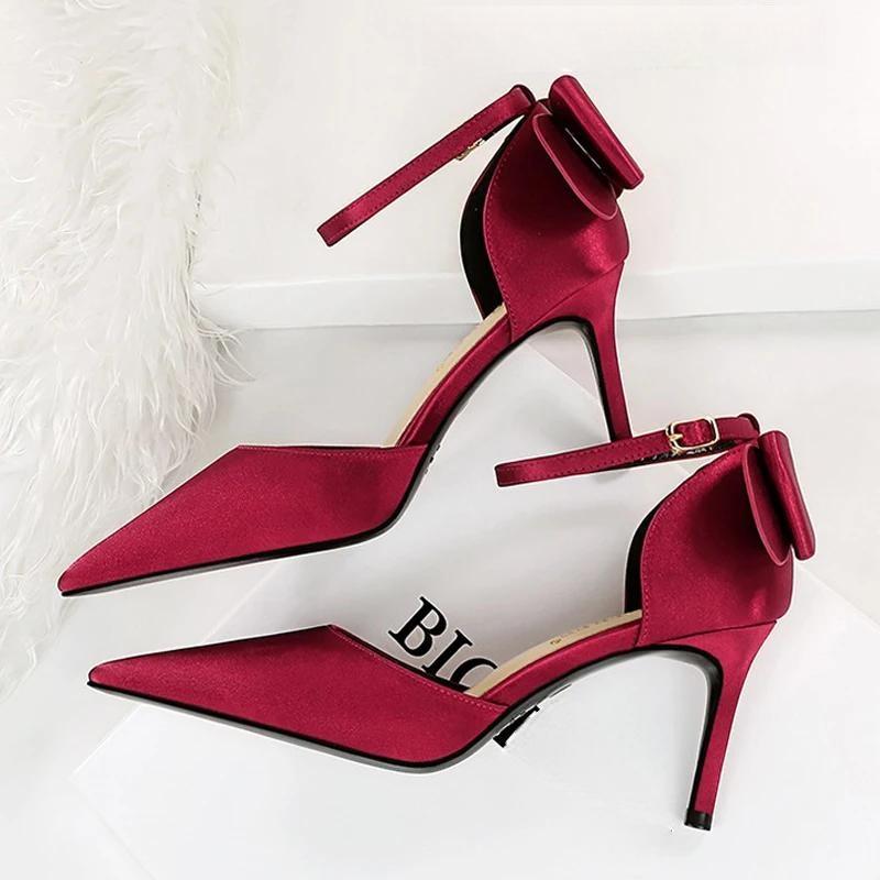 A Vintage Style Heels with Delicate Timeless Details