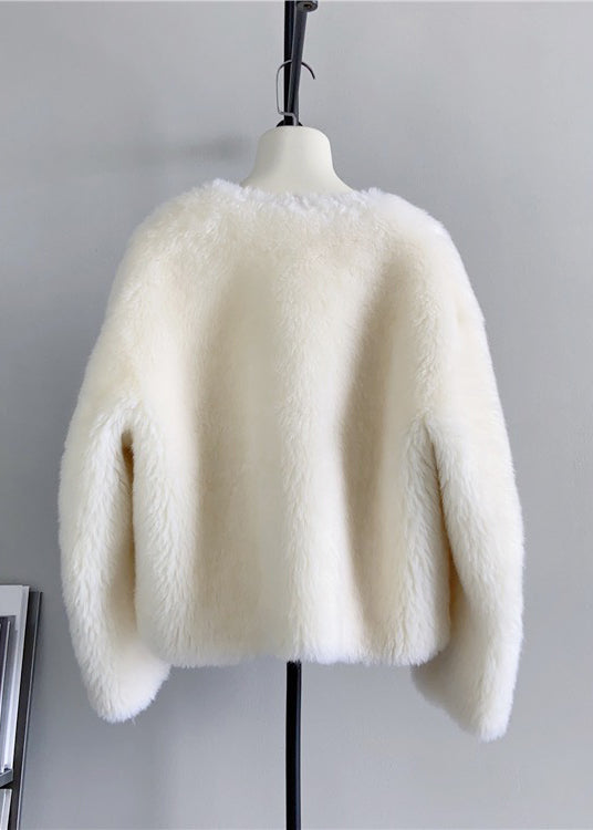 Effortlessly Elegant Coat with a Timeless Design