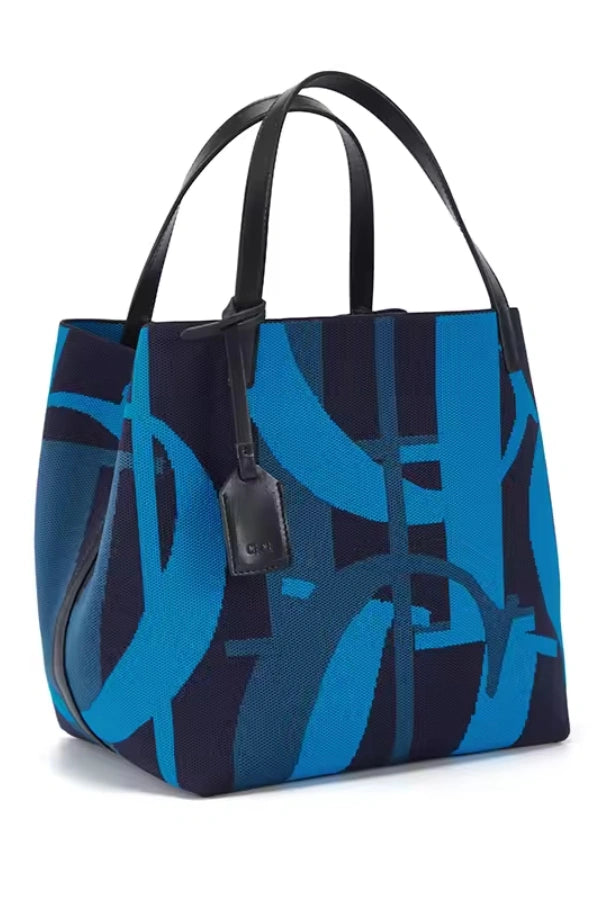 Well Tailored Bag with a Graceful Silhouette