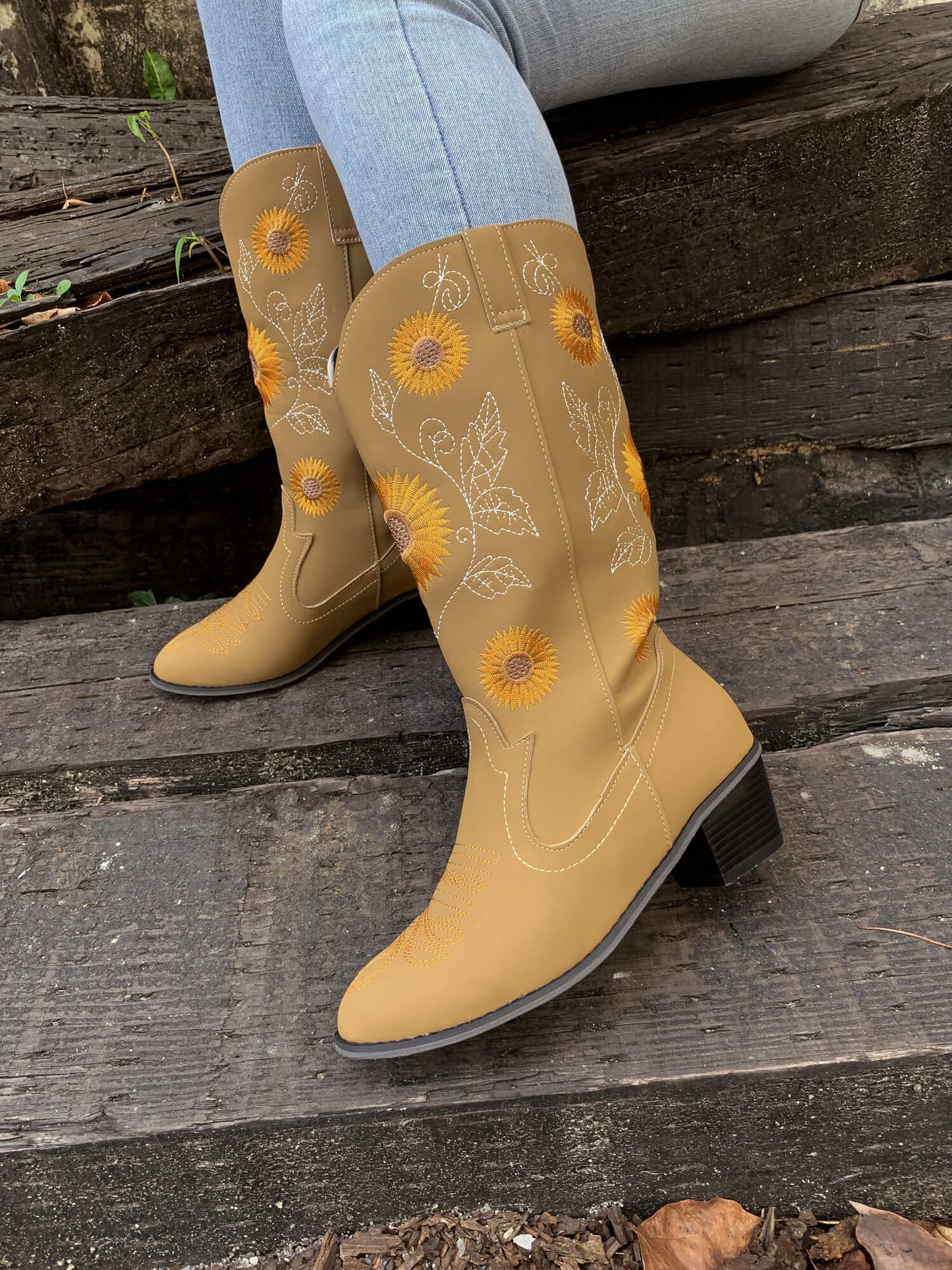 Polished Boots with an Effortless Classic Look