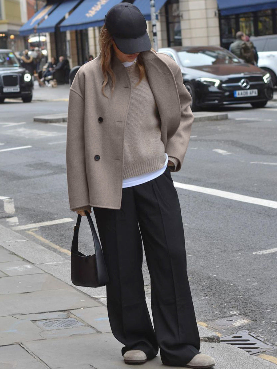 Well Tailored Coat with a Graceful Silhouette