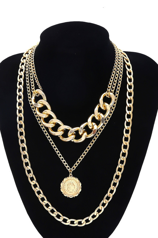 Gracefully Styled Garment for Any Occasion