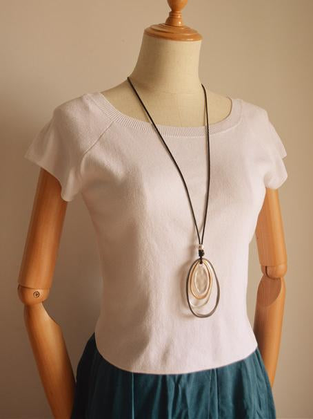 Effortlessly Elegant Garment with a Timeless Design