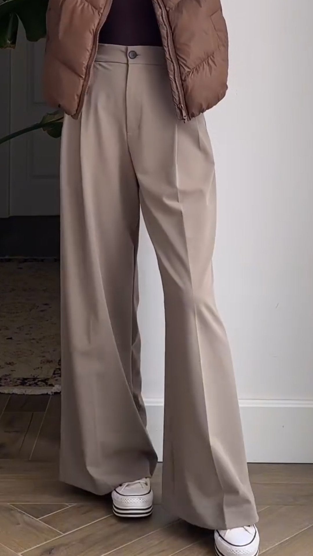 Classic Vintage Trousers with a Flattering Fit