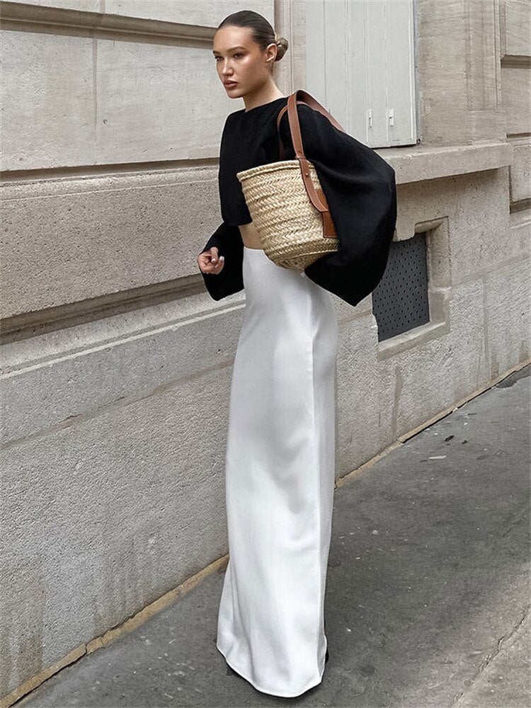 Effortlessly Elegant Garment with a Timeless Design