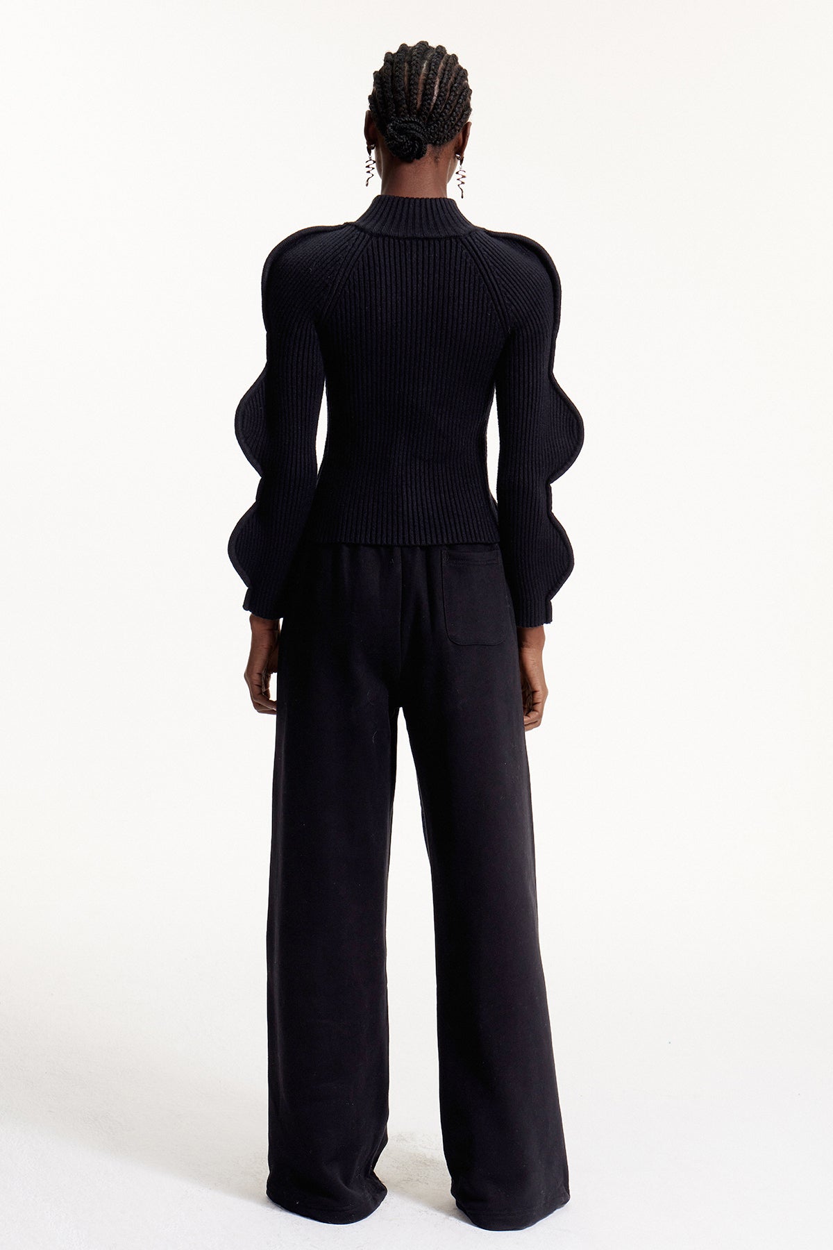 Well Tailored Top with a Graceful Silhouette