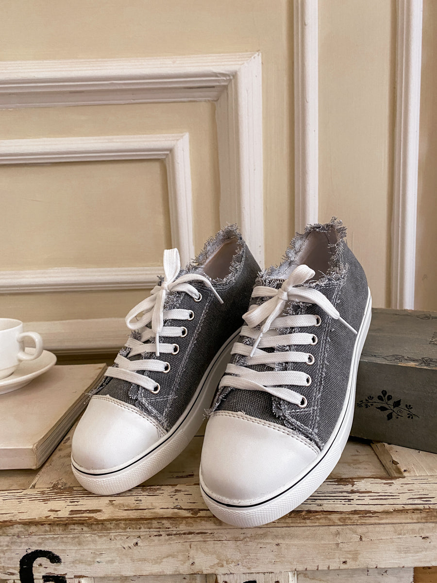 Elegantly Styled Sneakers for Everyday Wear