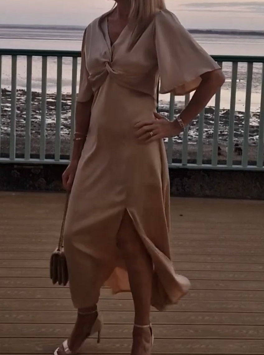 Beautifully Crafted Dress in a Classic Style