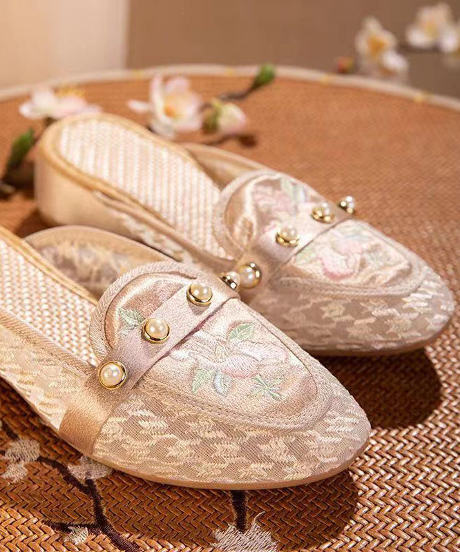 Classic Vintage Sandals with a Flattering Fit