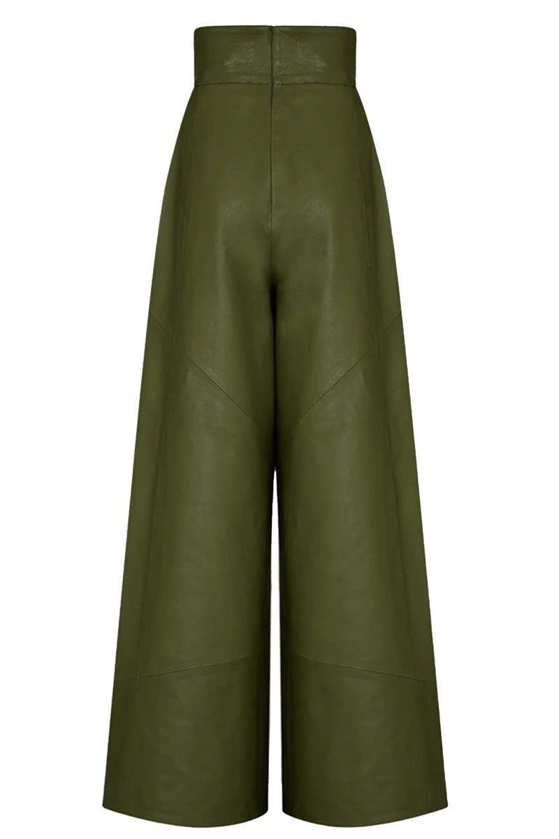 Beautifully Finished Garment in a Timeless Design