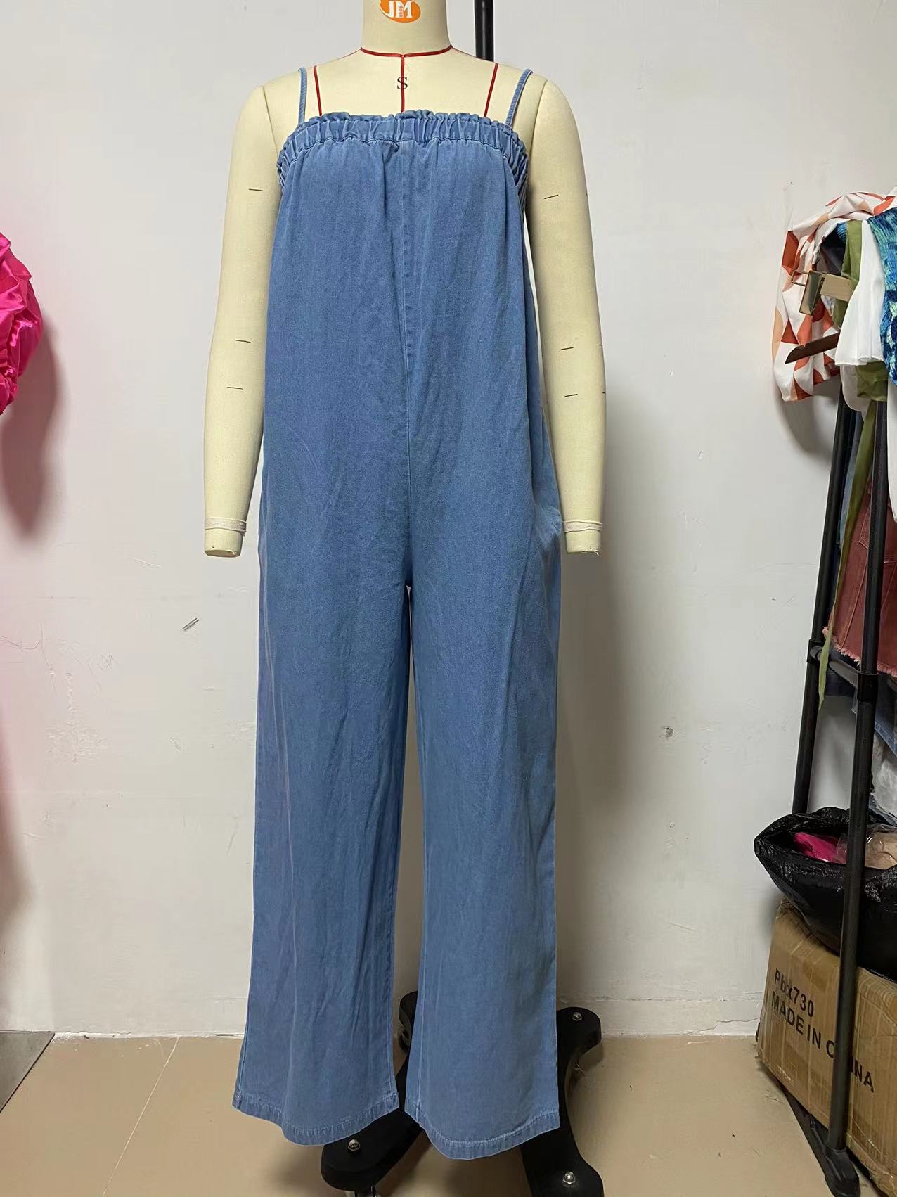 Well Tailored Pants with a Graceful Silhouette