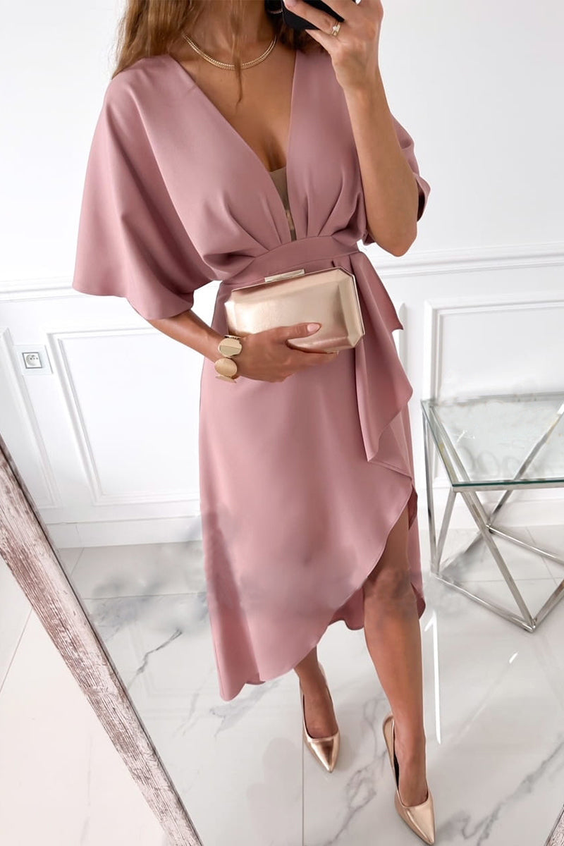 Effortlessly Elegant Dress with a Timeless Design