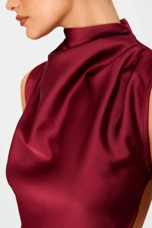 Beautifully Finished Garment in a Timeless Design