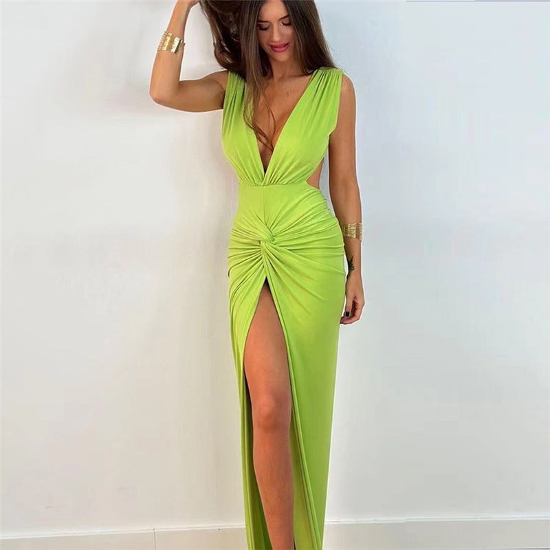 Effortlessly Elegant Dress with a Timeless Design