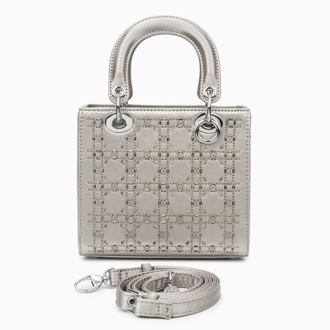 Gracefully Styled Bag for Any Occasion