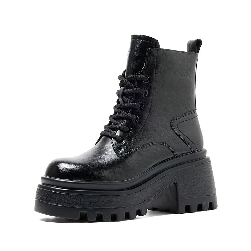 Well Tailored Boots with a Graceful Silhouette