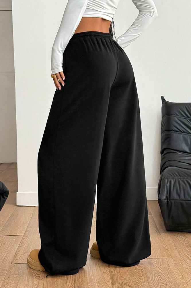 Well Tailored Pants with a Graceful Silhouette