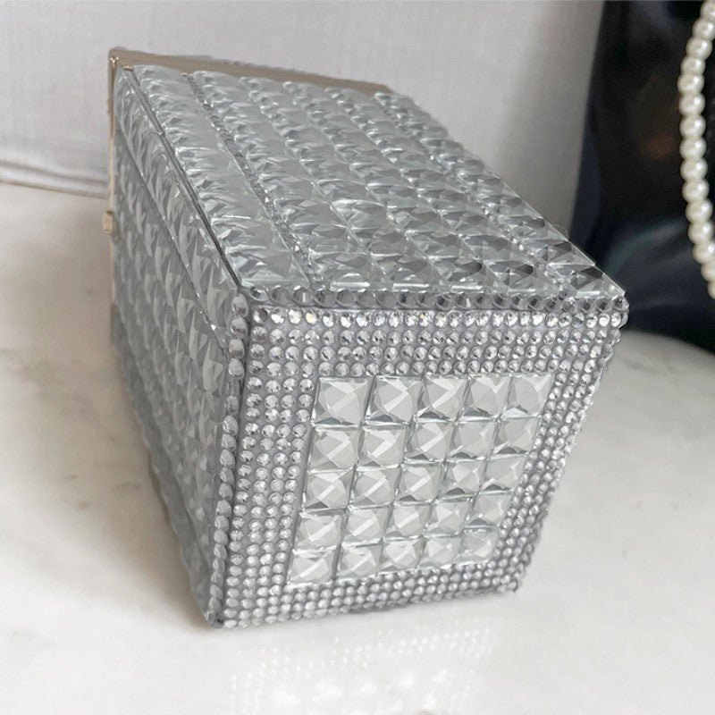Effortlessly Elegant Bag with a Timeless Design