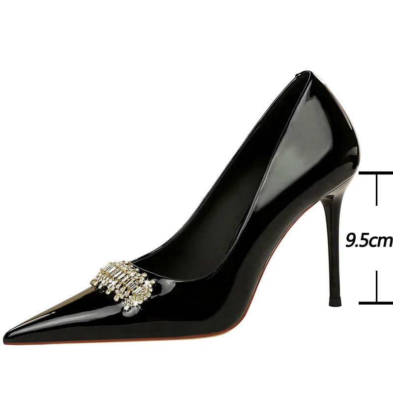 A Vintage Style Heels with Delicate Timeless Details