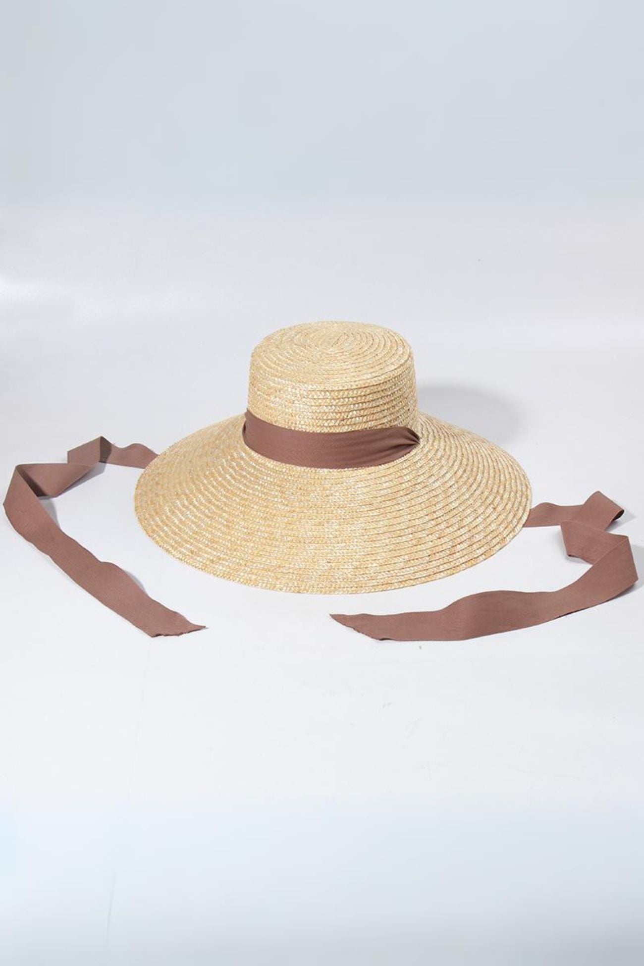 Effortlessly Elegant Garment with a Timeless Design