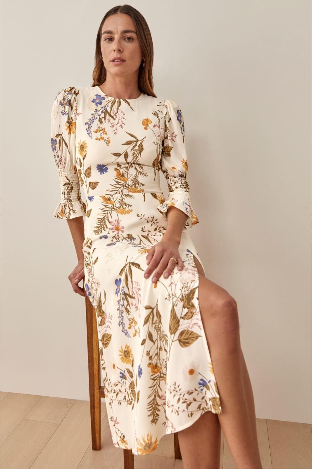 Effortlessly Elegant Dress with a Timeless Design